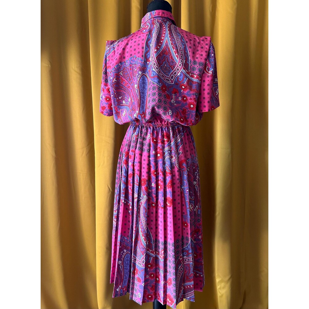 Vintage 1980s Fuchsia Paisley Shirtdress, Medium - Picture 5 of 8
